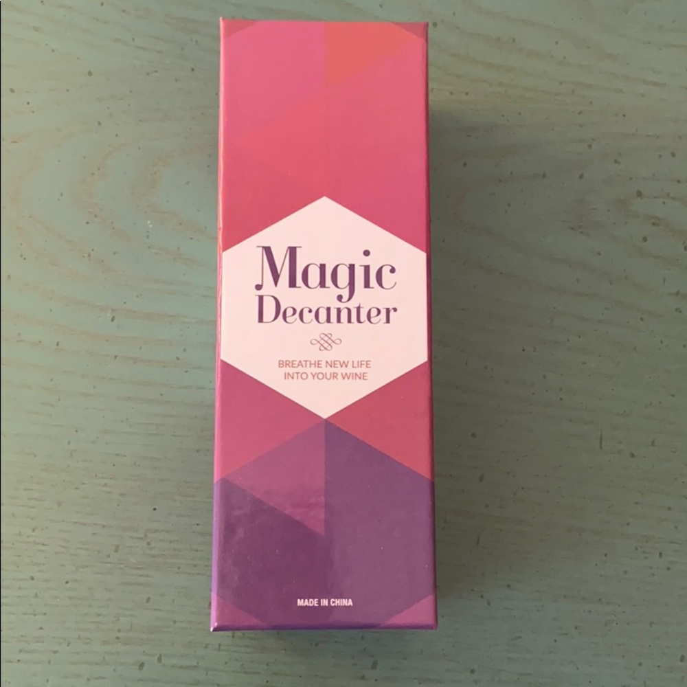 Traveling Vineyard New Magic Decanter for red wine